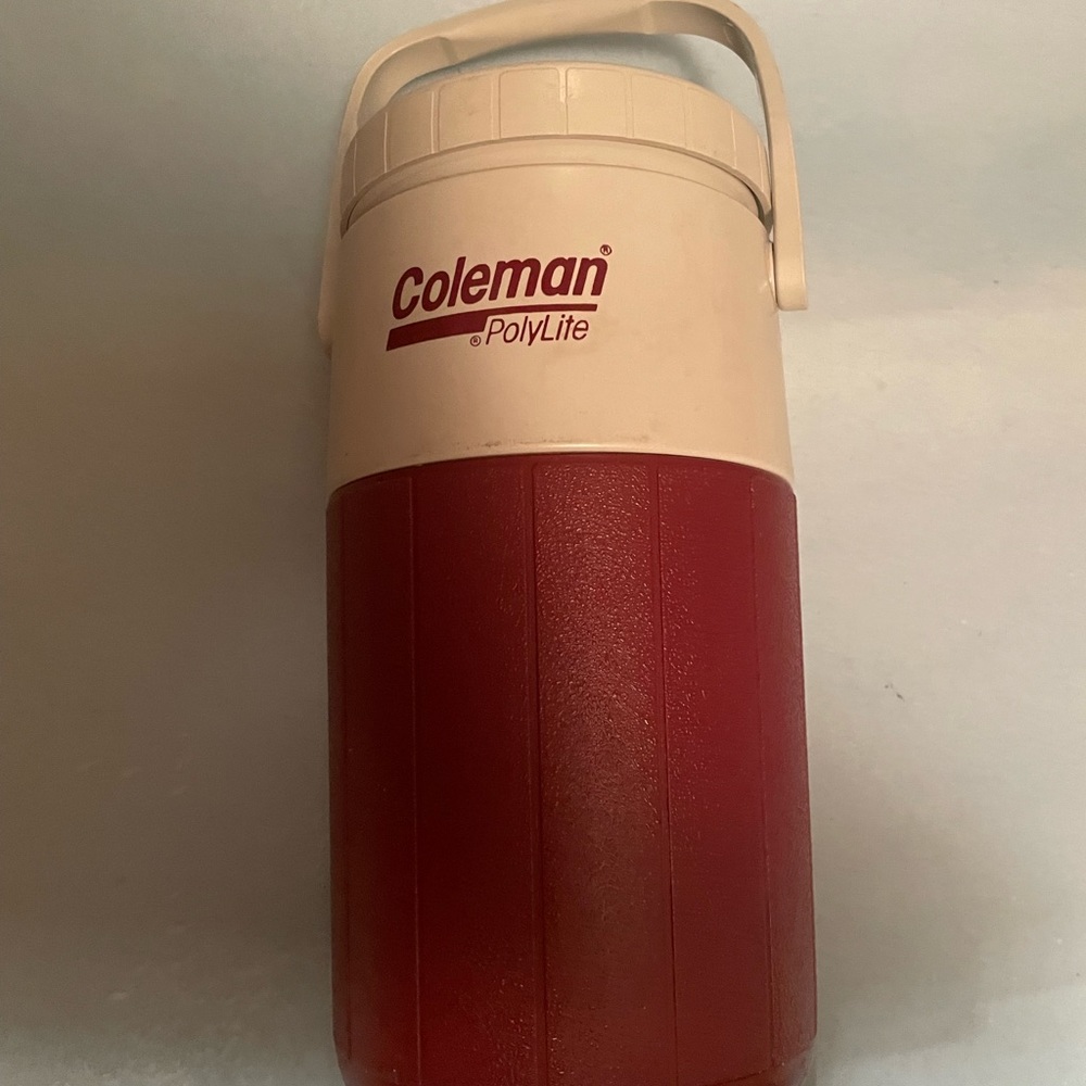 EUC Coleman Polylite Beverage Jug